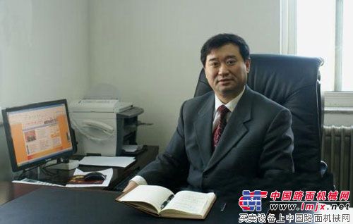 中国工程机械工业协会秘书长苏子孟