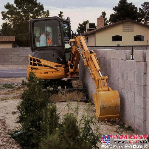 小型挖掘机施工现场