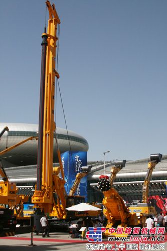 徐工基础闪耀亚欧之巅