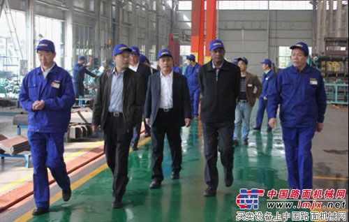 埃塞俄比亚驻华使馆武官格伊托姆上校参观访问力士德公司