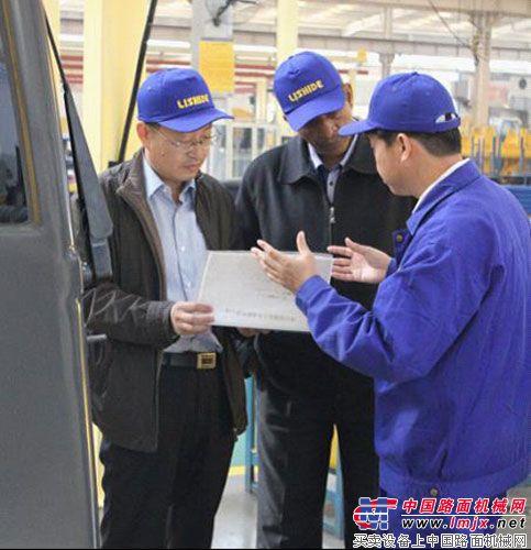 埃塞俄比亚驻华使馆武官格伊托姆上校参观访问力士德公司