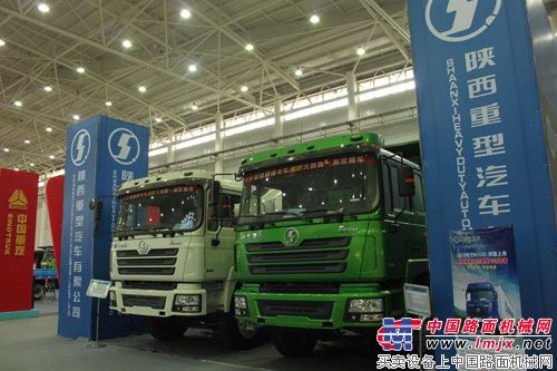 武汉国际车展闪亮登场 陕汽重卡领尽风骚