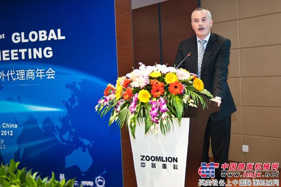 CIFA Sales Director Mr.Daniel DM. Metivier 发言