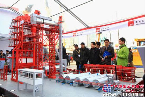 德基机械:宝马展上亮风采