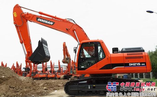 中国挖掘机行业:2013有望回暖