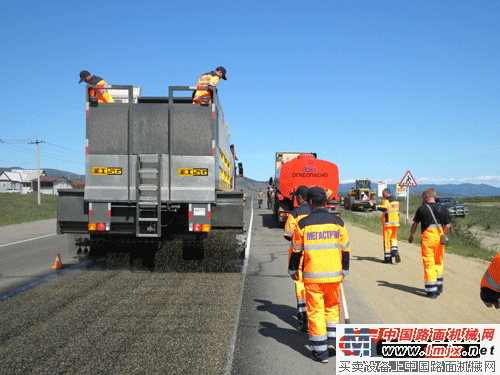 高远圣工公路养护设备出口德国