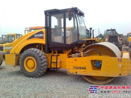 2013年压路机销量为15700台,同比增长18.57%
