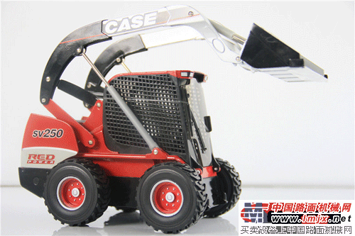 凯斯工程机械携手中国路面机械网奉献公益爱心