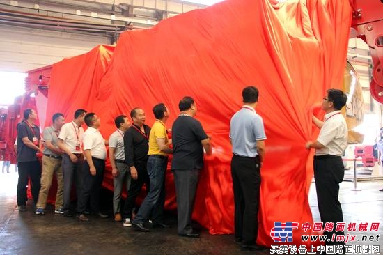 产品批量下线揭幕仪式