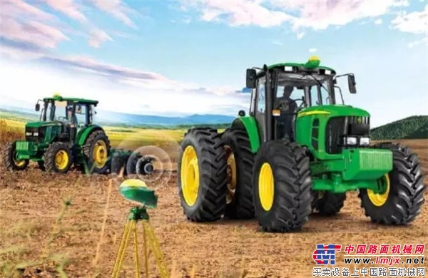 大步流星!约翰迪尔AutoTrac自动导航助您迈入智能农业