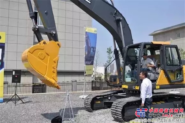 约翰迪尔标准履带“三剑客”是如何折服中国用户的?