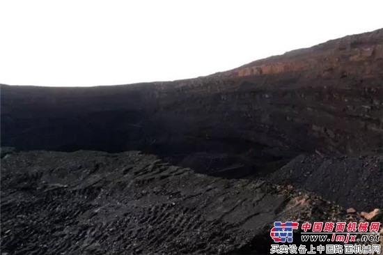 雷沃重工:智•造精彩 诚•就未来