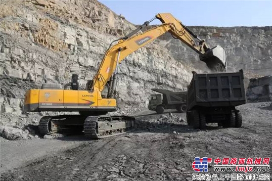 雷沃重工:智•造精彩 诚•就未来