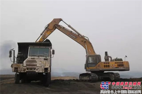 雷沃重工:智•造精彩 诚•就未来