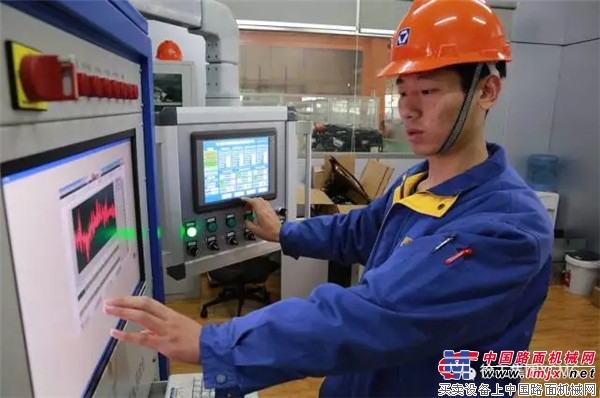 徐工交出亮眼“成绩单”!获评江苏省“智能制造先进企业”