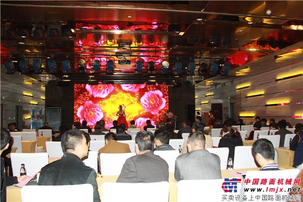 助力云南道路建设 鑫海路机与陕建机械新品技术交流会在昆明隆重举行
