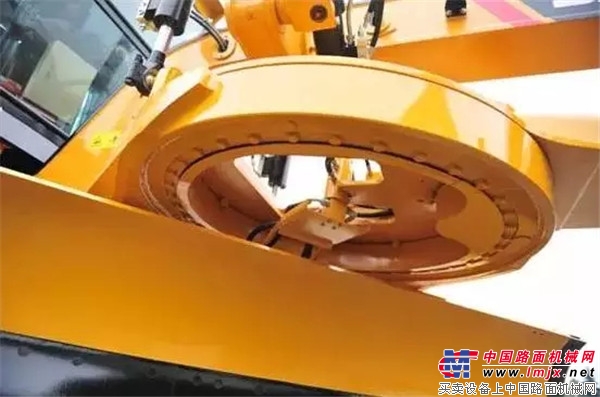 三一C8系列平地机新品下线:高品质、高效率、还省油!