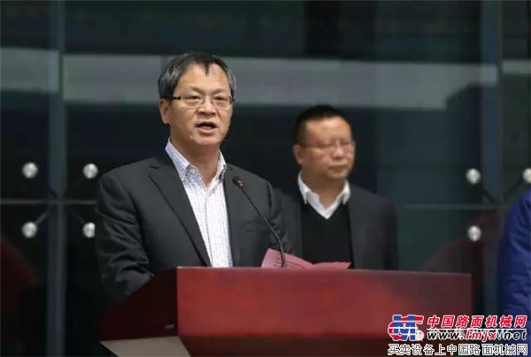 一单两亿彰显单项冠军新实力 桩工机械出口大单从徐工出发