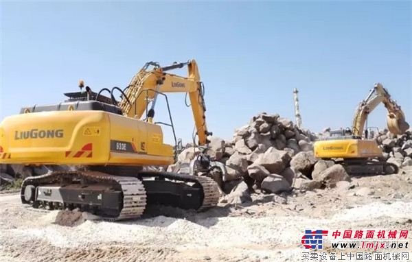 柳工933E:双料冠军引关注