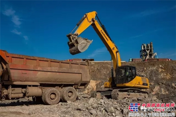 柳工933E:双料冠军引关注