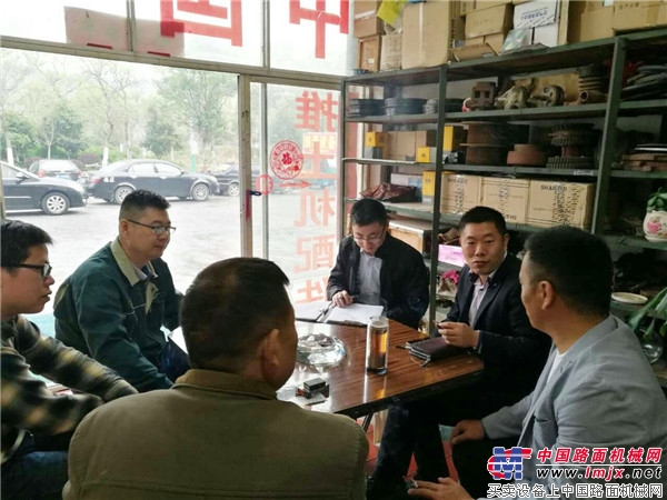 山推“客户关爱行”第二站走进浙江