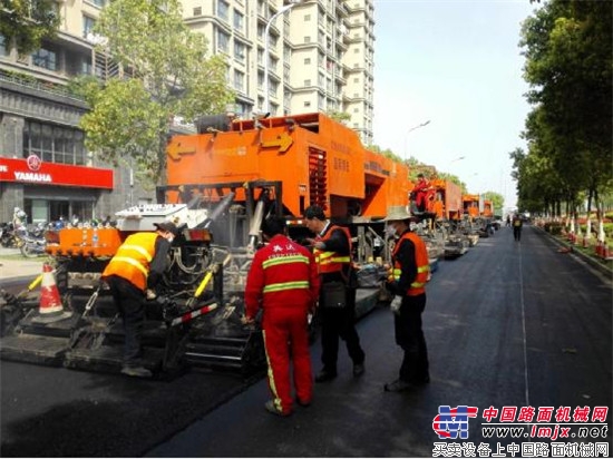 公路医生“绣花”续集:施工一条街=种树1000棵