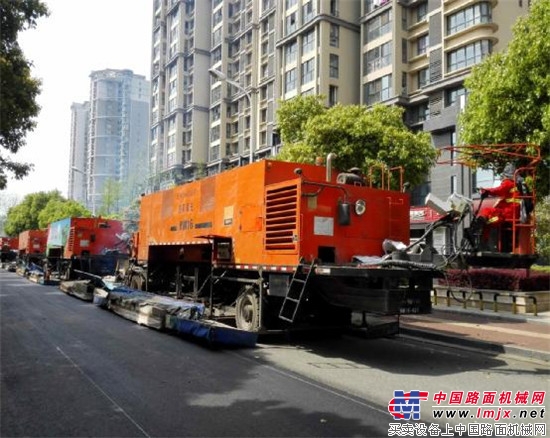 公路医生“绣花”续集:施工一条街=种树1000棵