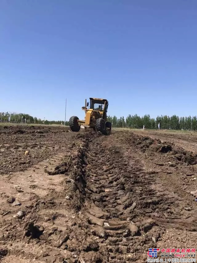 我们的平地机特种兵,就是这个范儿!