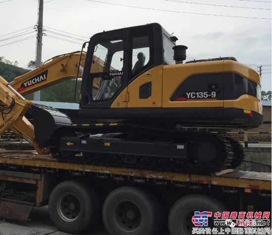 玉柴重工出口新西兰的首批次YC-9系列挖掘机顺利发运
