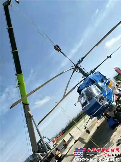 吊直升飞机!中联重科汽车吊真是无所不能啊!