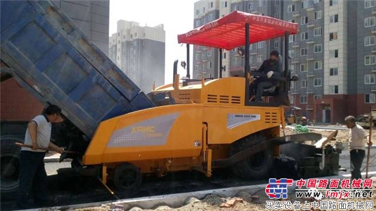 中交西筑LTD600C摊铺机助力济宁金乡公路建设