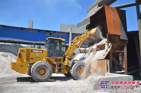 王者风范!世界最大吨位LNG装载机徐工LW800K-LNG入驻港口系统