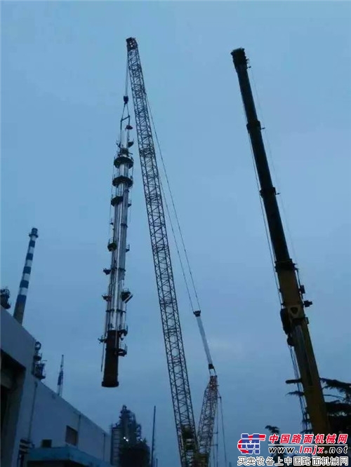 徐工650吨履带吊扬剑中石化齐鲁胜炼,上演精彩“虎口拔牙”!