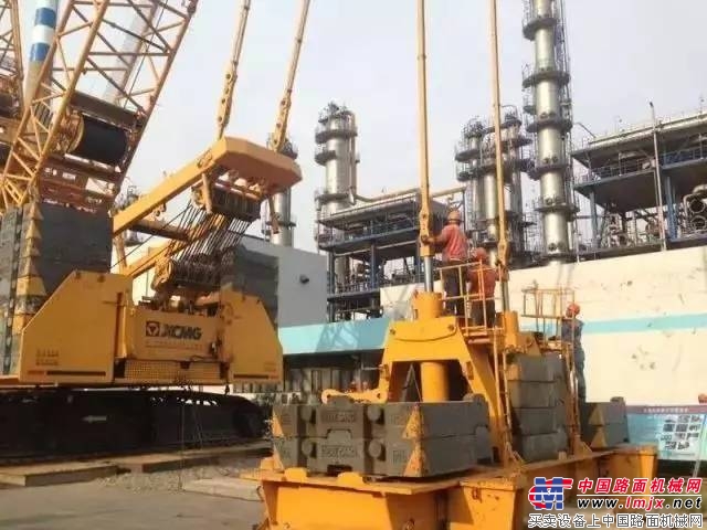 徐工650吨履带吊扬剑中石化齐鲁胜炼,上演精彩“虎口拔牙”!