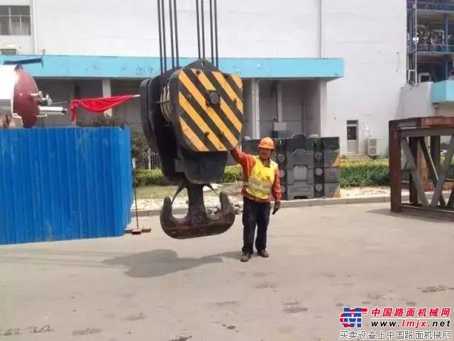 徐工650吨履带吊扬剑中石化齐鲁胜炼,上演精彩“虎口拔牙”!