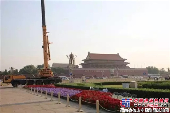 央视拍摄天安门广场,为何派来四台徐工G一代起重机?