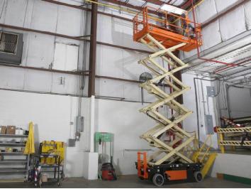 JLG(捷尔杰)针对租赁市场再推新品,电动剪式平台4045R即将上市