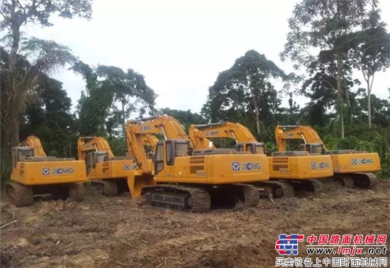 霸气!非洲吉布提国家阅兵式上惊现徐工起重机!