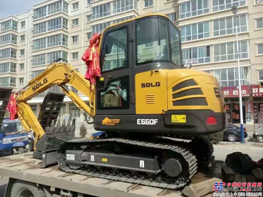 山东临工挖掘机,我的致富好帮手!