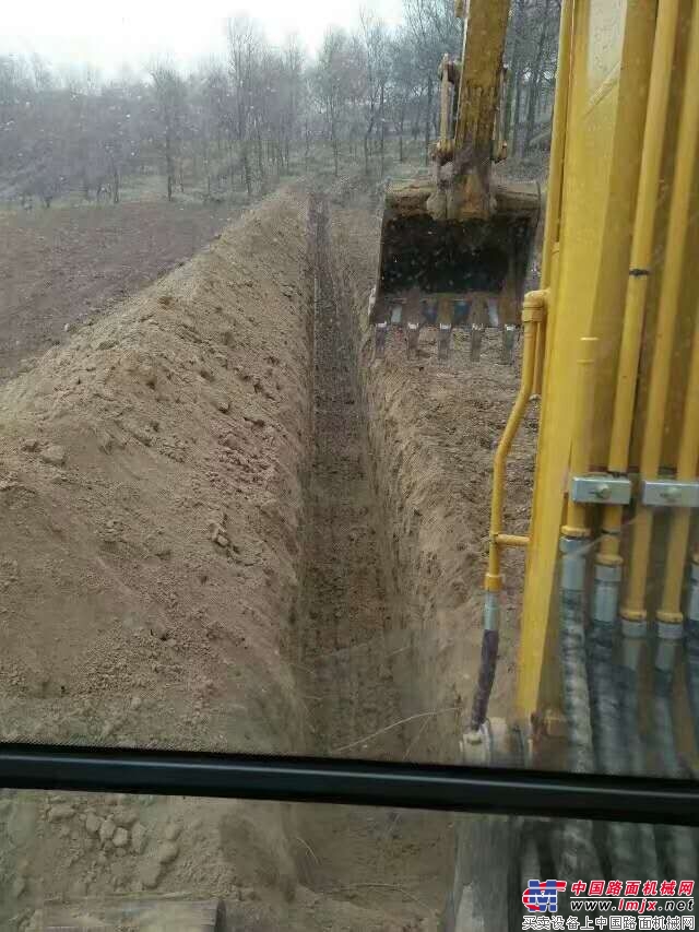 山东临工挖掘机,我的致富好帮手!