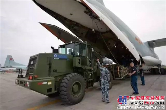 徐工装载机向建军90周年献礼!