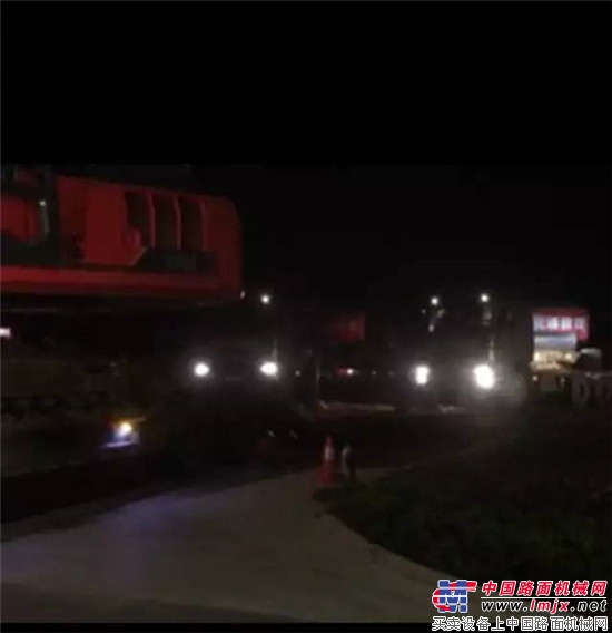 柳工挖掘机:九寨沟,我们一直在一起!