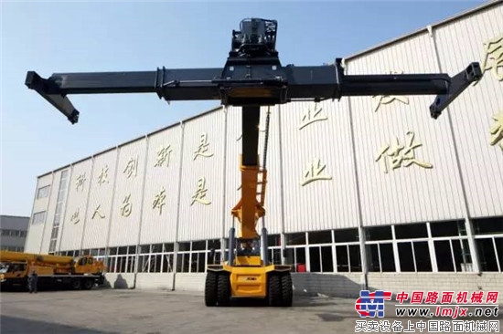 徐工出品 必属精品 —徐工XCS45正面吊铁路货场施工实况