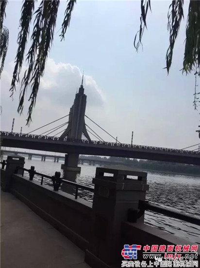 有freestyle, 我们还友爱环境!——卡特彼勒乐水行