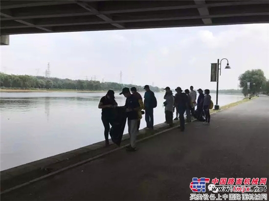 有freestyle, 我们还友爱环境!——卡特彼勒乐水行