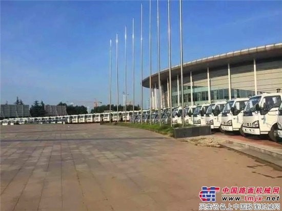 中联重科千万装备助阵济南创城行动!