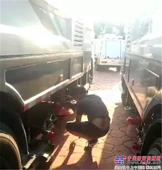 中联重科千万装备助阵济南创城行动!