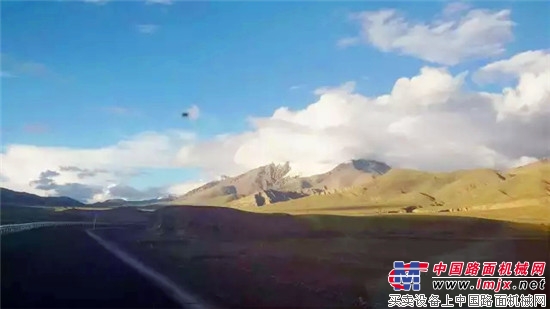 闯过天路72拐、穿越可可西里无人区——唐古拉山下的三一守护兵团