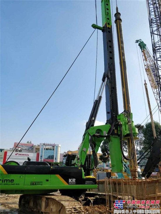 黄志明秘书长考察泰信KR285C新机试机现场