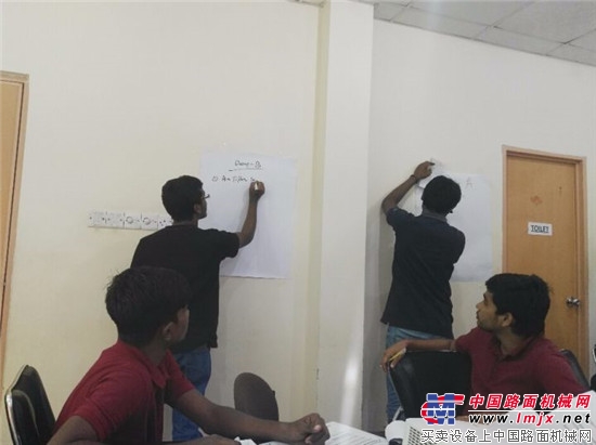 山东临工开展海外产品培训提升后市场服务能力